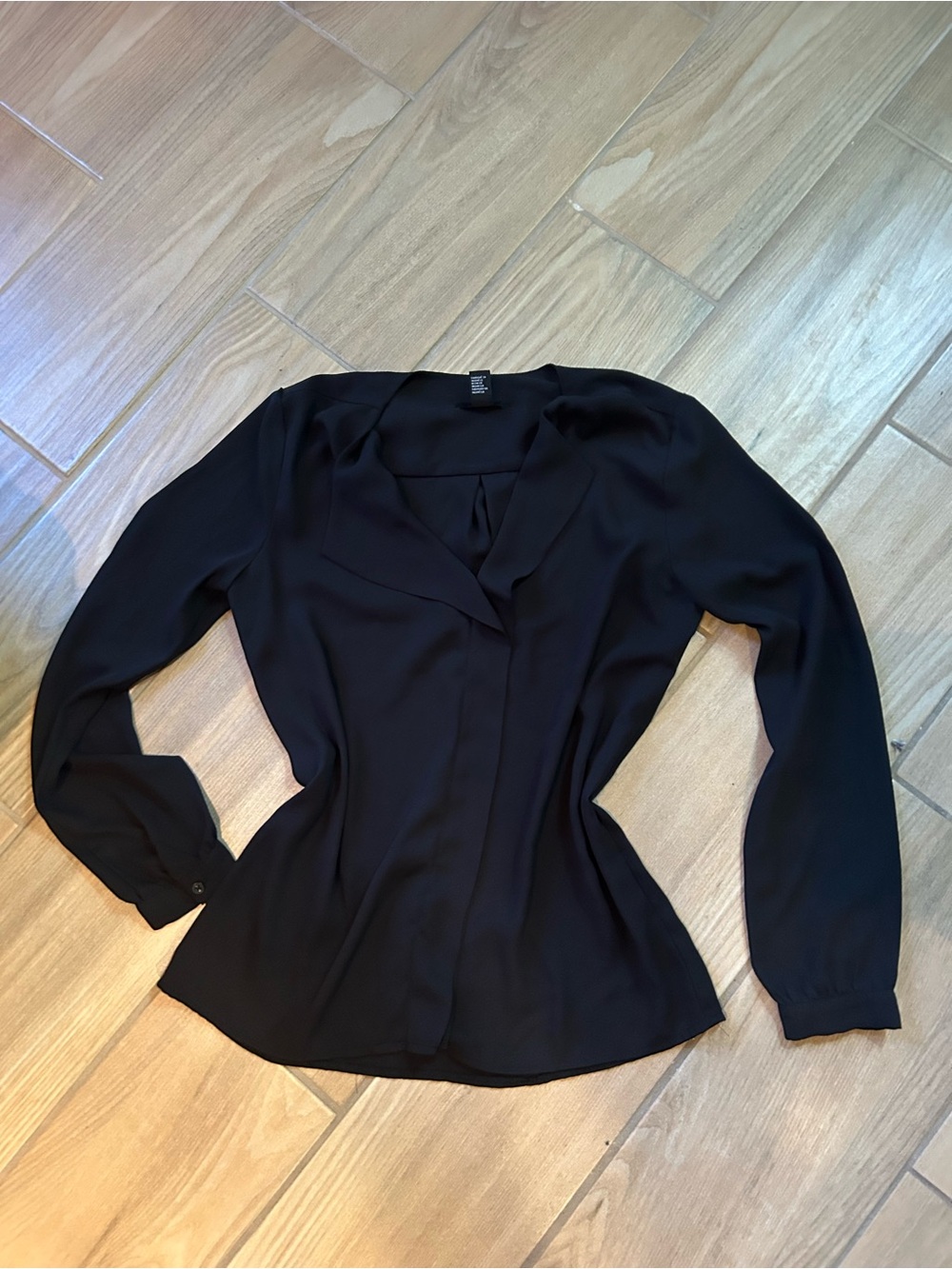 Forever 21 Black Long-Sleeve Button Down Blouse